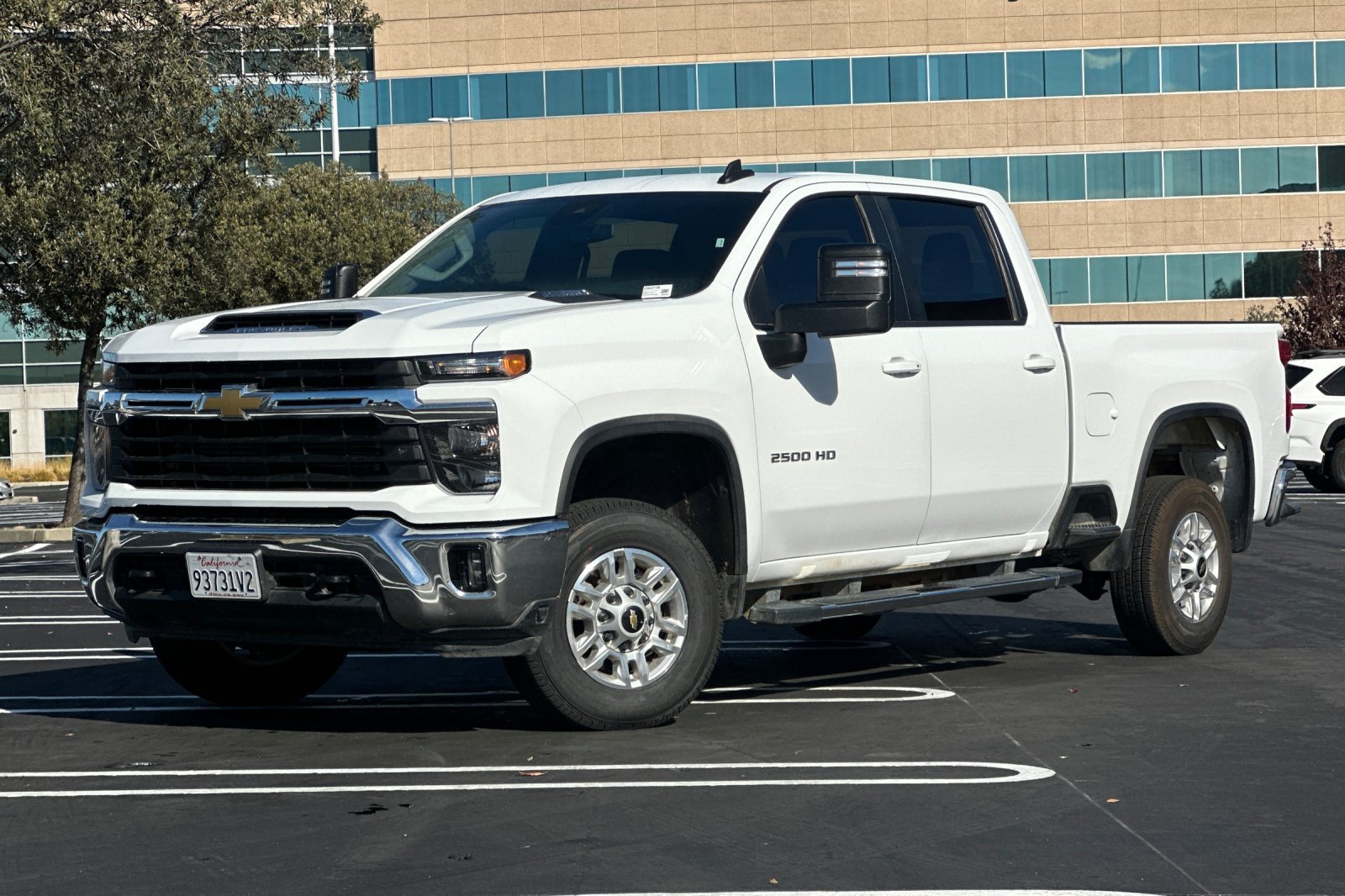 Used 2025 Chevrolet Silverado 2500 LT w/ Convenience Package AWD/4WD image 8