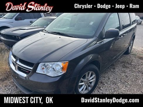 Used 2019 Dodge Grand Caravan SXT image 1