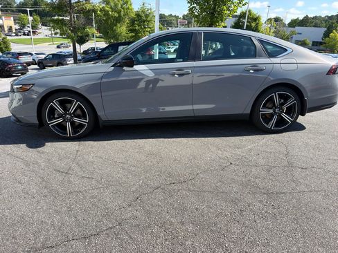 Used 2024 Honda Accord Sport image 6