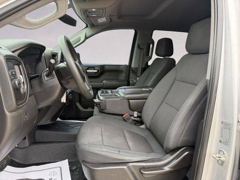 Used 2019 Chevrolet Silverado 1500 Custom w/ Custom Value Package image 9