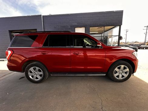 Used 2020 Ford Expedition XLT w/ Equipment Group 202A image 8