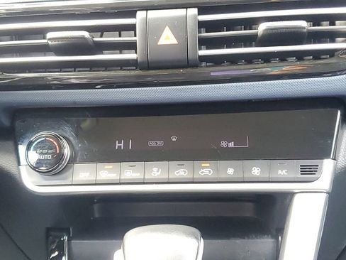 Used 2023 Kia Seltos S w/ Navigation Package image 32