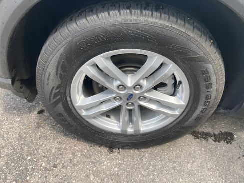 Used 2020 Ford Explorer XLT w/ Comfort Package AWD/4WD image 31
