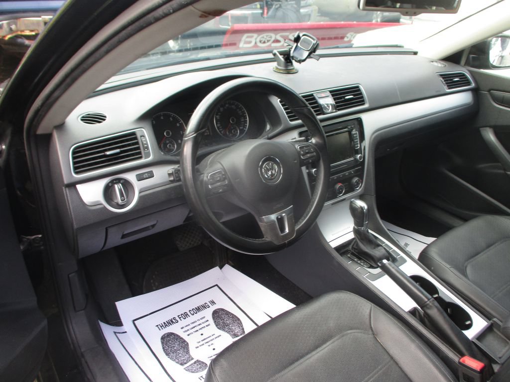 Used 2013 Volkswagen Passat 2.5 SE FWD image 8