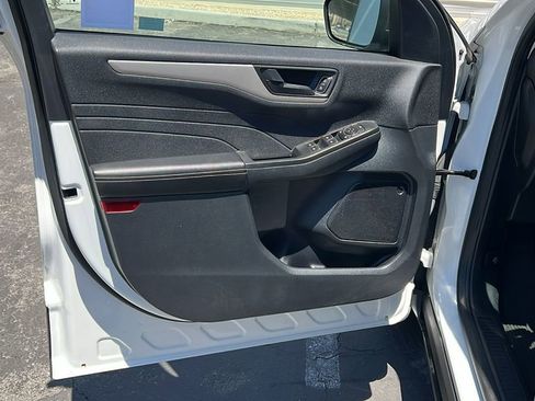 Certified 2022 Ford Escape SE FWD image 13