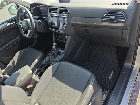 Used 2022 Volkswagen Tiguan SE AWD/4WD image 20