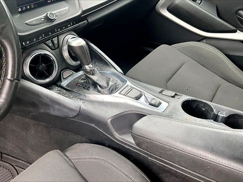 Used 2020 Chevrolet Camaro LT RWD image 17