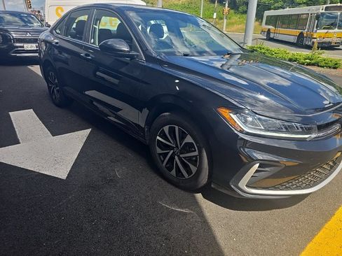 Used 2025 Volkswagen Jetta S FWD image 3