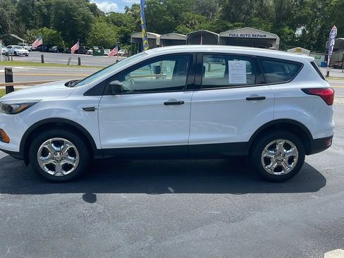 Used 2019 Ford Escape S FWD image 3