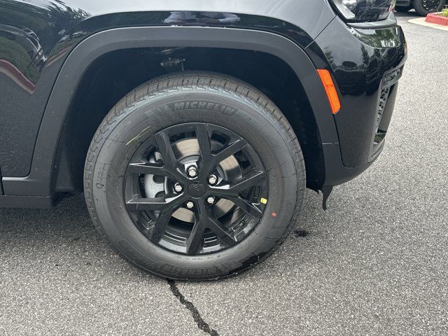New 2026 Jeep Grand Cherokee Altitude RWD image 12