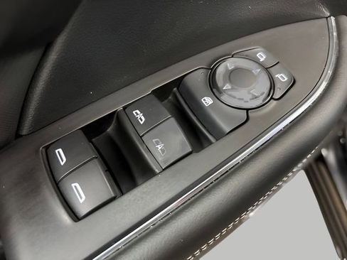 Used 2025 Buick Envision Preferred image 11