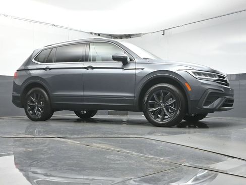 Used 2024 Volkswagen Tiguan SE FWD image 34