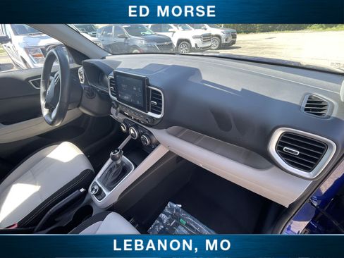 Used 2025 Hyundai Venue SEL FWD image 27