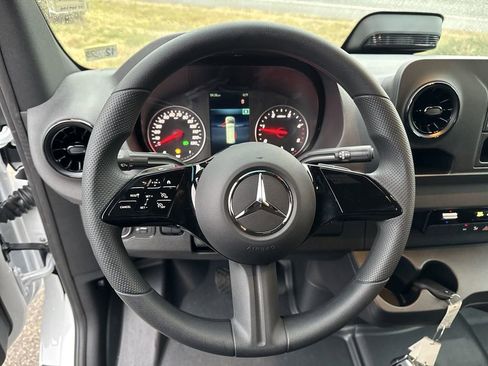 New 2025 Mercedes-Benz Sprinter 2500 image 16