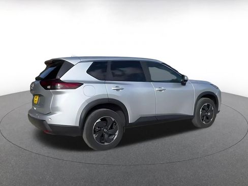 Used 2025 Nissan Rogue SV AWD/4WD image 14