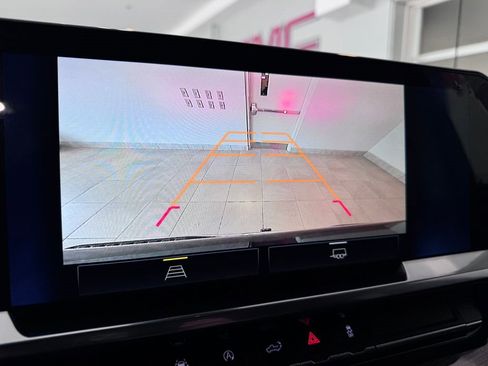 Certified 2023 Chevrolet Silverado 1500 LT image 22