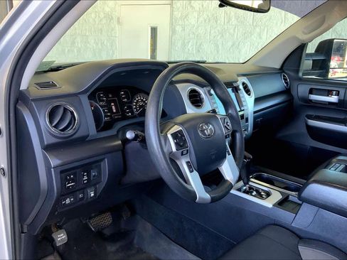 Used 2020 Toyota Tundra SR5 w/ SR5 Upgrade Package image 17