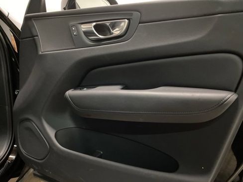 Used 2025 Volvo XC60 B5 Plus image 79