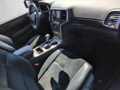 Used 2018 Jeep Grand Cherokee Altitude image 22