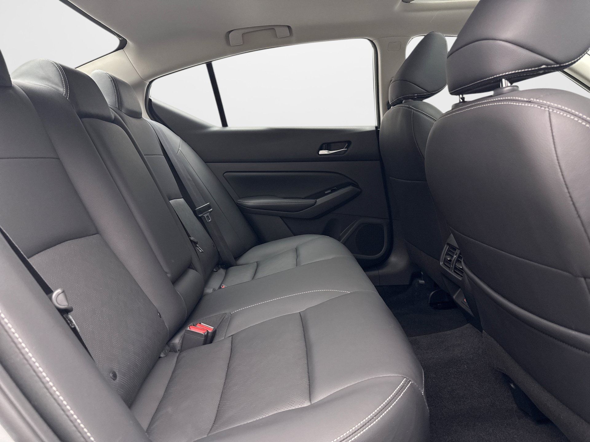 Used 2024 Nissan Altima 2.5 SL FWD image 21