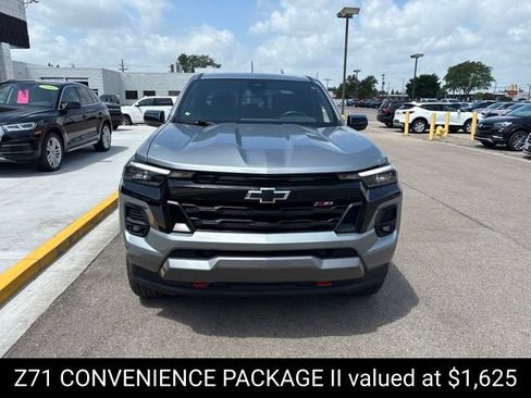 Used 2023 Chevrolet Colorado Z71 w/ Z71 Convenience Package 2 AWD/4WD image 3