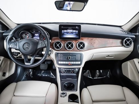 Used 2019 Mercedes-Benz GLA 250 4MATIC image 6
