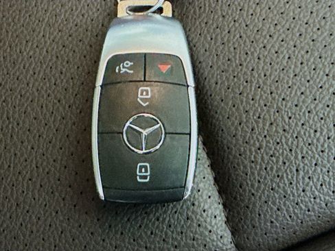 Used 2023 Mercedes-Benz GLS 450 4MATIC w/ AMG Line Exterior image 38