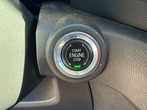 Used 2022 Chevrolet TrailBlazer LT w/ Confidence II Package FWD image 34