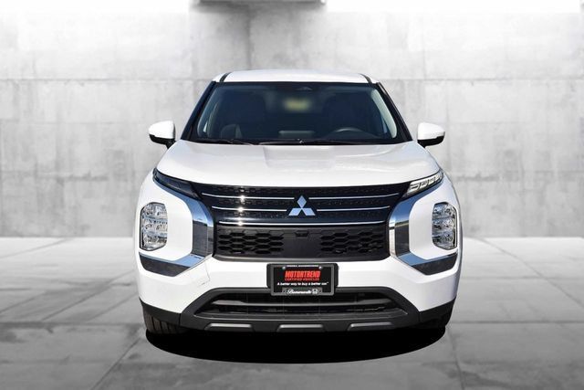 Used 2022 Mitsubishi Outlander ES FWD image 4