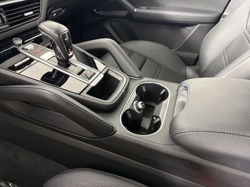 Certified 2023 Porsche Cayenne AWD/4WD image 32
