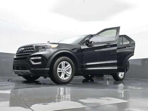 Used 2023 Ford Explorer XLT w/ Equipment Group 202A image 34