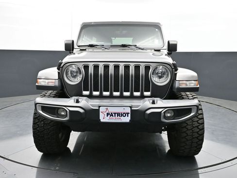 Used 2018 Jeep Wrangler Unlimited Sahara AWD/4WD image 6