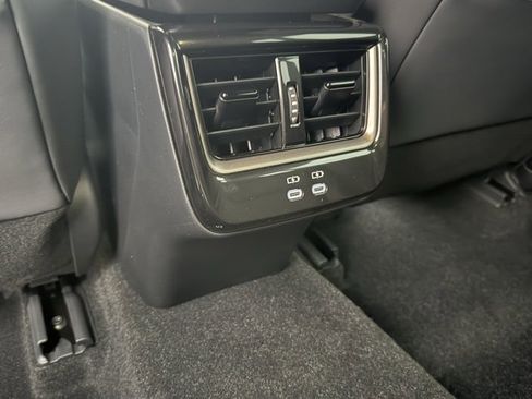 Used 2025 Toyota Crown Signia image 7