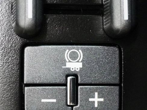 Used 2015 Chevrolet Tahoe LTZ AWD/4WD image 23