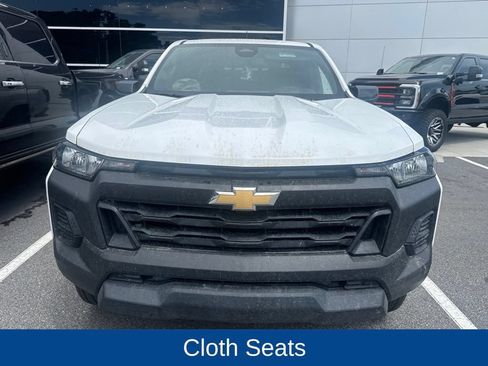 Used 2025 Chevrolet Colorado W/T w/ Advanced Trailering Package RWD image 2