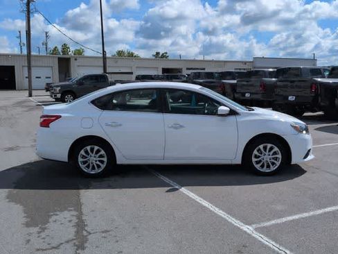 Used 2019 Nissan Sentra SV FWD image 9