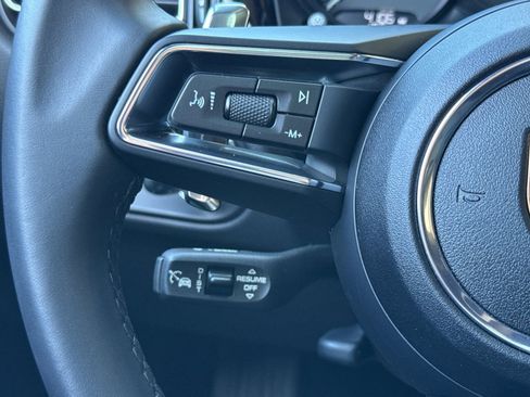 Certified 2025 Porsche Macan image 27