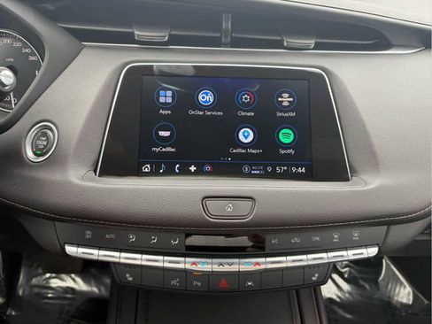 Used 2022 Cadillac XT4 Premium Luxury w/ Enhanced Visibility Package AWD/4WD image 17