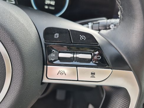 Used 2023 Hyundai Elantra Limited FWD image 29
