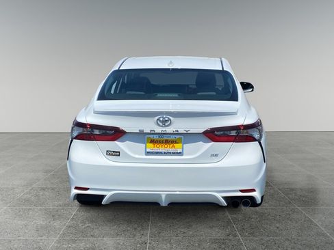 Used 2023 Toyota Camry SE FWD image 4