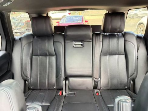 Used 2016 Land Rover Range Rover HSE image 16