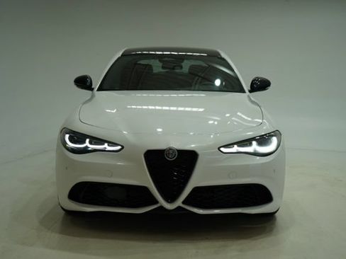 Used 2026 Alfa Romeo Giulia AWD image 2