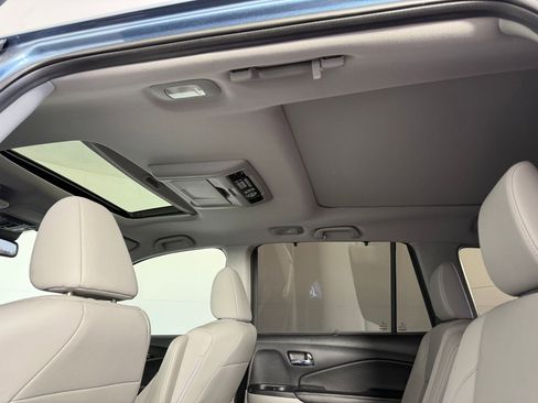 Used 2016 Honda Pilot Elite image 15