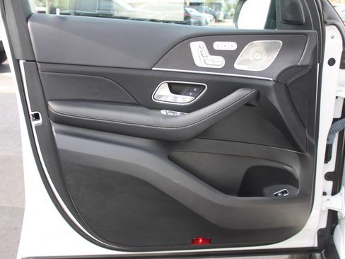 Certified 2023 Mercedes-Benz GLS 580 4MATIC image 12