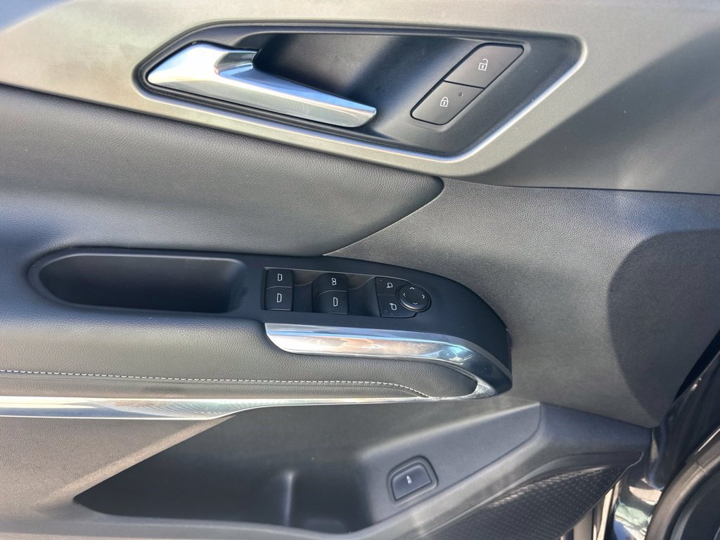 Used 2025 Chevrolet Traverse LT AWD/4WD image 14
