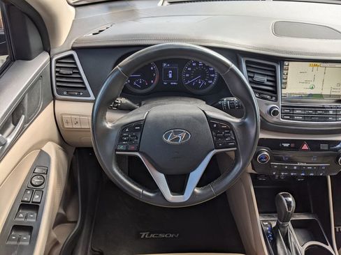 Used 2017 Hyundai Tucson SE Plus FWD image 11