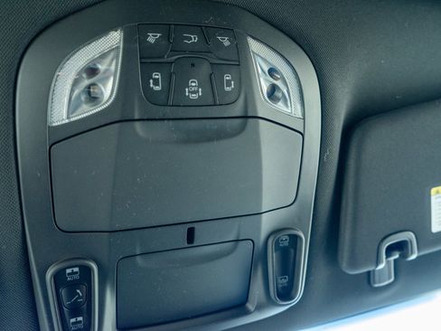 Used 2019 Chrysler Pacifica Limited w/ Advanced Safetytec Group image 24