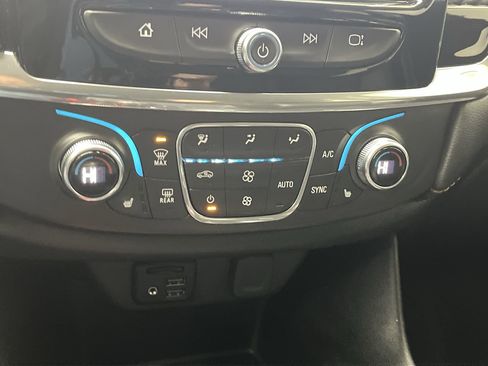 Used 2020 Chevrolet Traverse RS w/ LPO, Floor Liner Package image 23