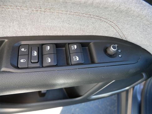 Used 2022 Jeep Compass Latitude image 16