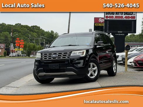 Used 2017 Ford Explorer XLT w/ Equipment Group 202A AWD/4WD image 1